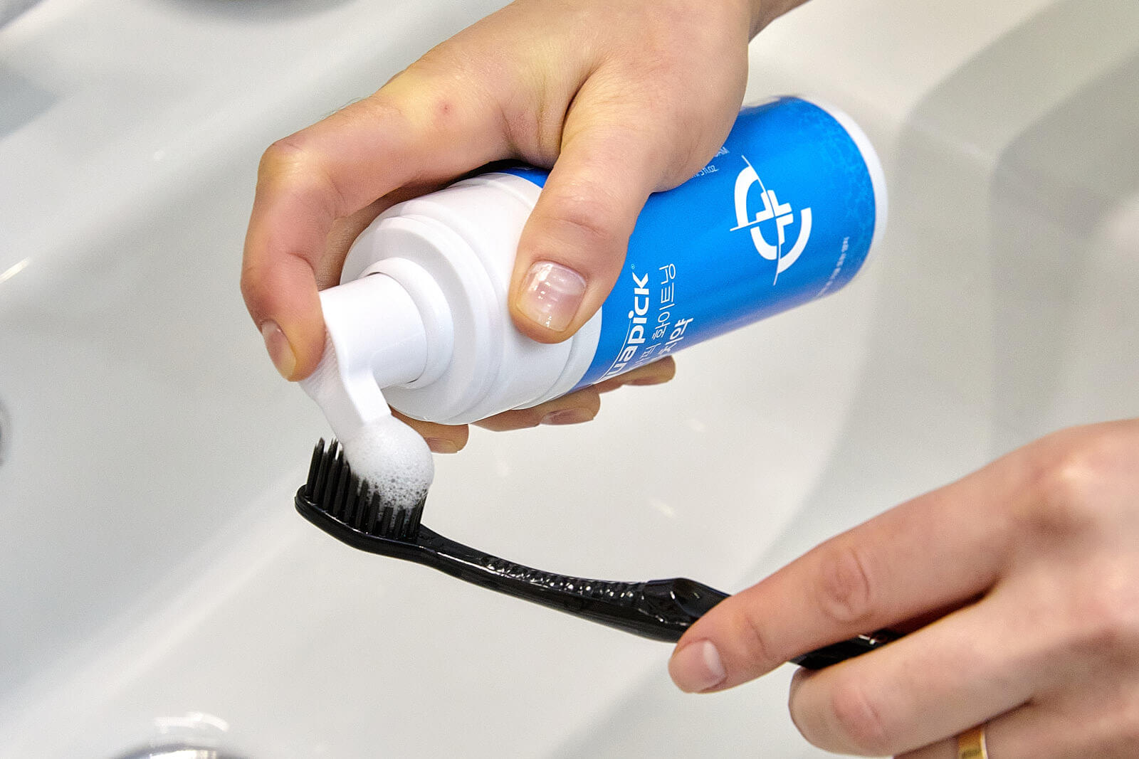 Why Toothpaste Is the Best Way to Whiten Your Nails